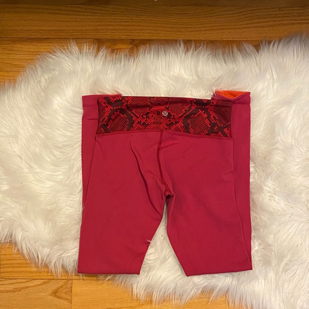 Lululemon Wonder Unders Size 4 Reversible Pink